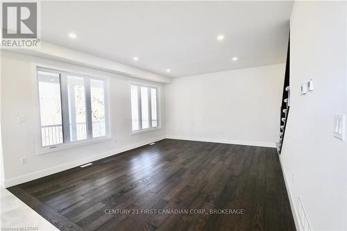 108 Christopher Court, London, ON - Indoor Photo Showing Other Room