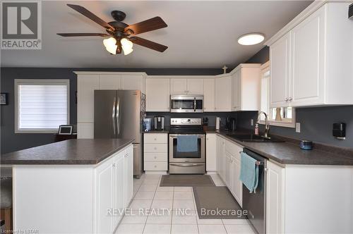 8105 Mcgregor Court, Amherstburg, ON - Indoor Photo Showing Kitchen With Stainless Steel Kitchen