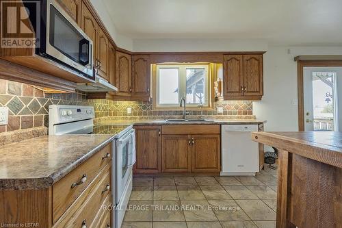 21217 Taits Road, Southwest Middlesex, ON - Indoor Photo Showing Kitchen With Double Sink