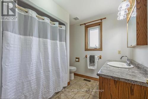 21217 Taits Road, Southwest Middlesex, ON - Indoor Photo Showing Bathroom