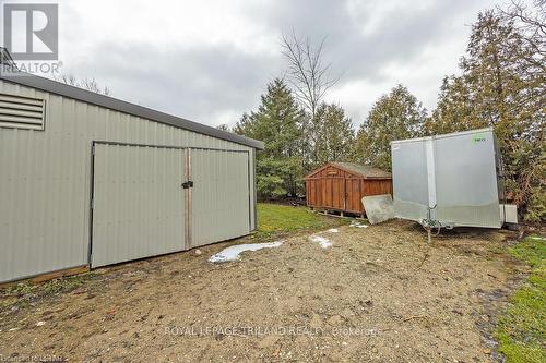 21217 Taits Road, Southwest Middlesex, ON - Outdoor