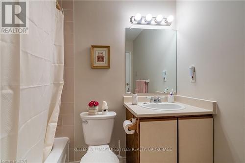 902 - 135 Baseline Road W, London, ON - Indoor Photo Showing Bathroom