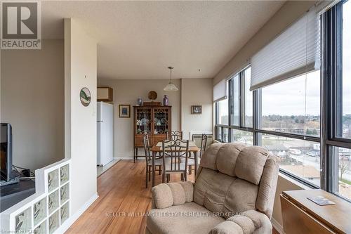 902 - 135 Baseline Road W, London, ON - Indoor Photo Showing Living Room