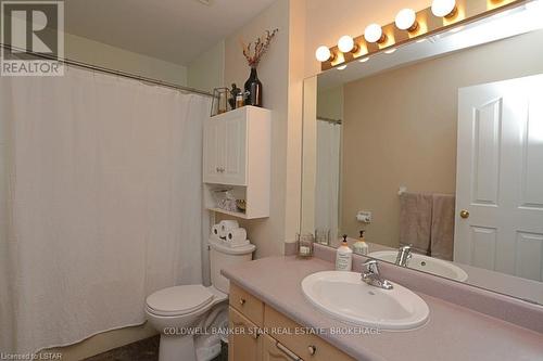 11 - 40 Ontario Street S, Lambton Shores, ON - Indoor Photo Showing Bathroom
