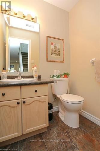 11 - 40 Ontario Street S, Lambton Shores, ON - Indoor Photo Showing Bathroom
