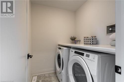 4 - 231 Callaway Road, London, ON - Indoor Photo Showing Laundry Room