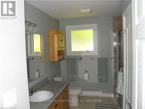 6136 London Road, Lambton Shores, ON - Indoor Photo Showing Bathroom