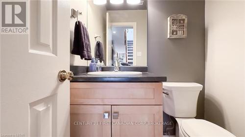 20 - 40 Ontario Street S, Lambton Shores, ON - Indoor Photo Showing Bathroom