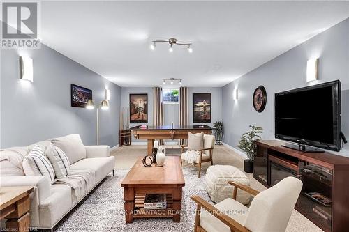 14488 Putnam Road, Malahide, ON - Indoor Photo Showing Living Room