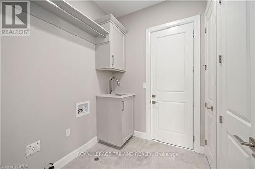 64 Acorn Trail, St. Thomas, ON - Indoor Photo Showing Other Room