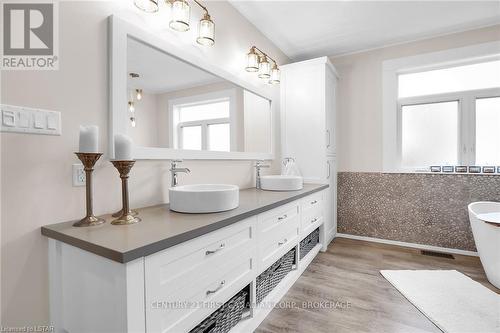 661 George Street, Central Elgin, ON - Indoor Photo Showing Bathroom