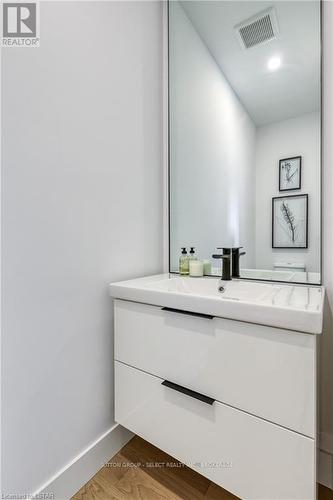 61 Crestview Drive, Middlesex Centre, ON - Indoor Photo Showing Bathroom