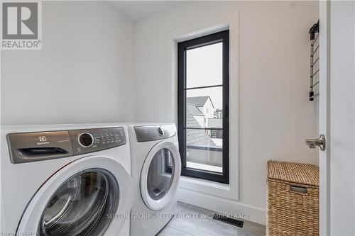 61 Crestview Drive, Middlesex Centre, ON - Indoor Photo Showing Laundry Room