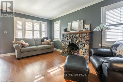77 Cavendish Crescent, London, ON - Indoor Photo Showing Living Room With Fireplace