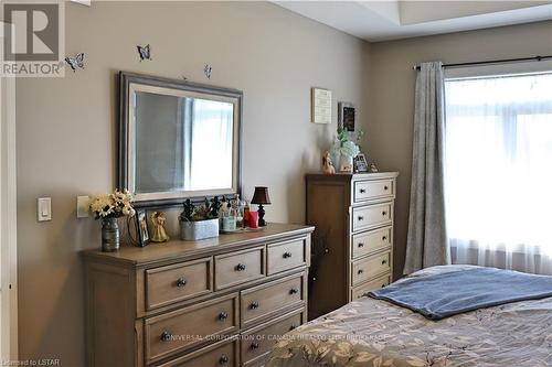 20 - 10 Mcpherson Court, Central Elgin, ON - Indoor Photo Showing Bedroom