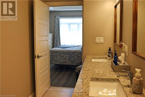 20 - 10 Mcpherson Court, Central Elgin, ON - Indoor Photo Showing Bathroom