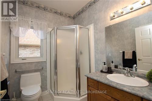 21 Calvert Lane, Middlesex Centre, ON - Indoor Photo Showing Bathroom