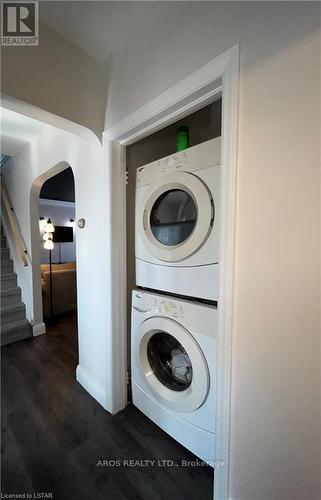 1073 Hamilton Road, London, ON - Indoor Photo Showing Laundry Room