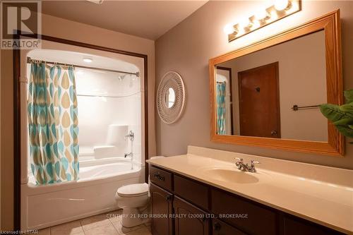 9987 Port Franks Estate Drive, Lambton Shores, ON - Indoor Photo Showing Bathroom