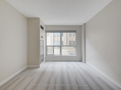 306-7 Carlton St, Toronto, ON - Indoor Photo Showing Other Room