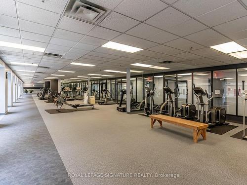 306-7 Carlton St, Toronto, ON - Indoor Photo Showing Gym Room