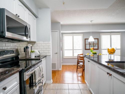 107-10 Mendelssohn St, Toronto, ON - Indoor Photo Showing Kitchen With Upgraded Kitchen