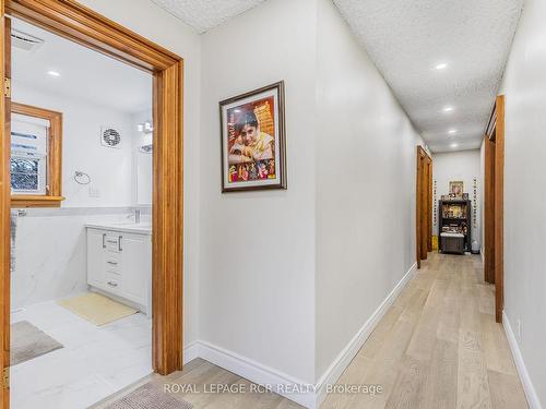20369 Centre St, East Gwillimbury, ON - Indoor Photo Showing Other Room