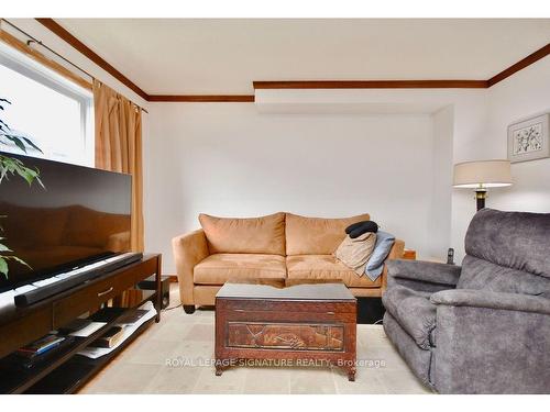 1207 Hill St, Innisfil, ON - Indoor Photo Showing Living Room
