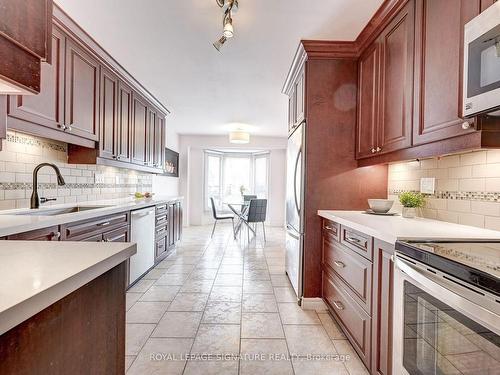 26-3265 South Millway, Mississauga, ON - Indoor Photo Showing Kitchen With Upgraded Kitchen