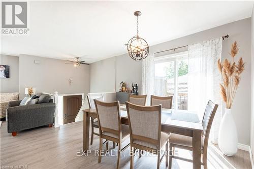 27 Robin Street, North Middlesex, ON - Indoor Photo Showing Dining Room