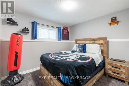 27 Robin Street, North Middlesex, ON - Indoor Photo Showing Bedroom