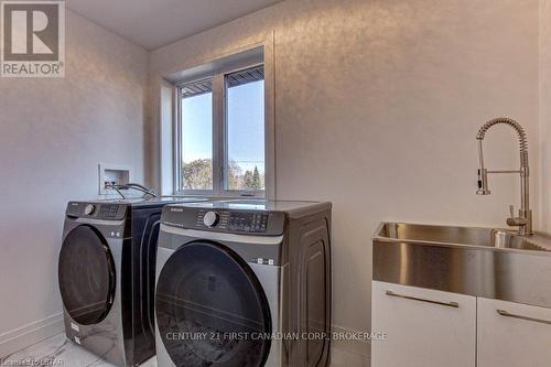 121 William Street, West Elgin, ON - Indoor Photo Showing Laundry Room