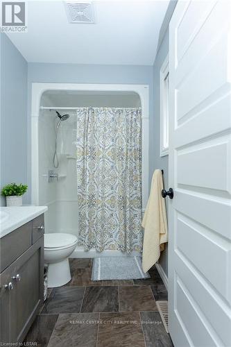 11 Blairmont Terrace, St. Thomas, ON - Indoor Photo Showing Bathroom