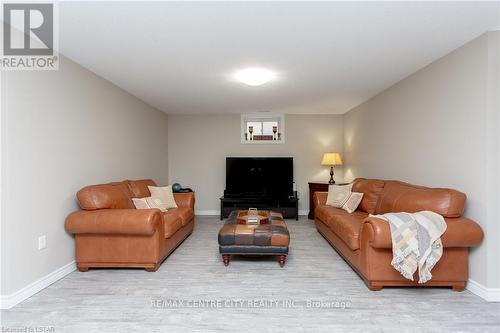 11 Blairmont Terrace, St. Thomas, ON - Indoor Photo Showing Living Room