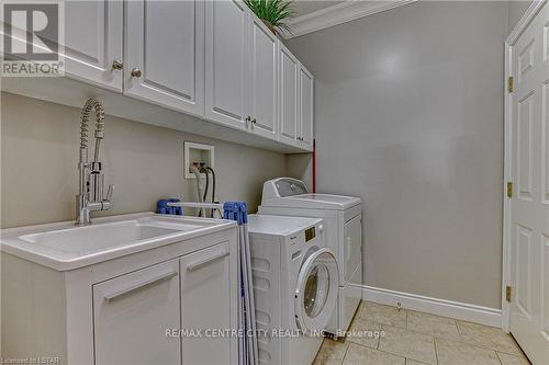 28 Hummingbird Lane, St. Thomas, ON - Indoor Photo Showing Laundry Room