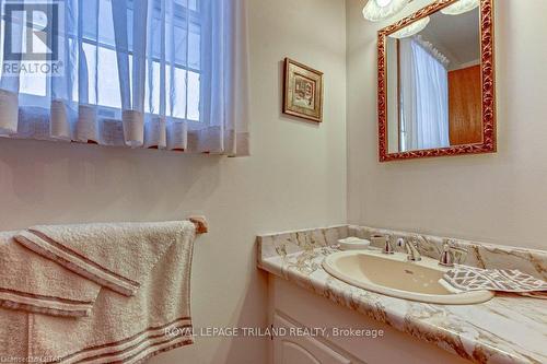 86 Lawton Street, St. Thomas, ON - Indoor Photo Showing Bathroom