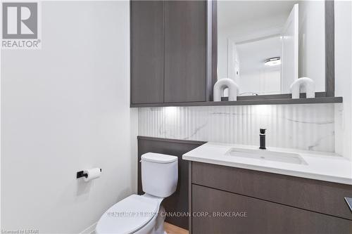 1651 Upper West Avenue Avenue, London, ON - Indoor Photo Showing Bathroom