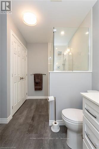 22 - 20 Windemere Place, St. Thomas, ON - Indoor Photo Showing Bathroom