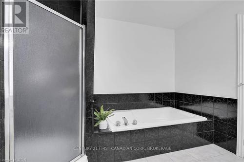19 Sydenham Drive, Middlesex Centre, ON - Indoor Photo Showing Bathroom