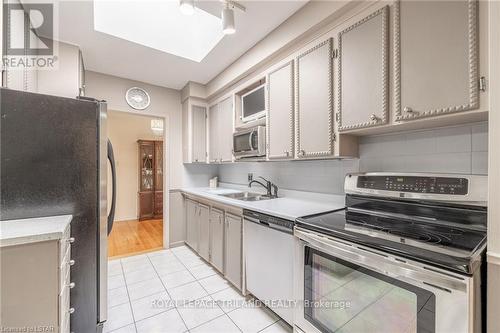 1378 Collingwood Ave, London, ON - Indoor Photo Showing Kitchen With Double Sink