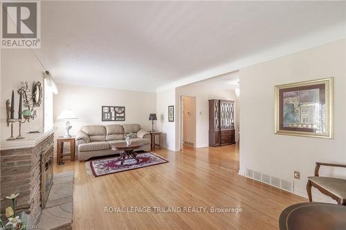 1378 Collingwood Avenue, London, ON - Indoor Photo Showing Living Room