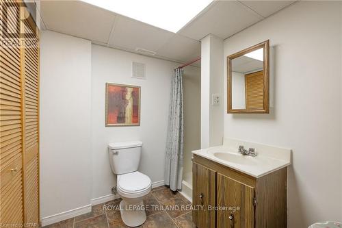 1378 Collingwood Ave, London, ON - Indoor Photo Showing Bathroom