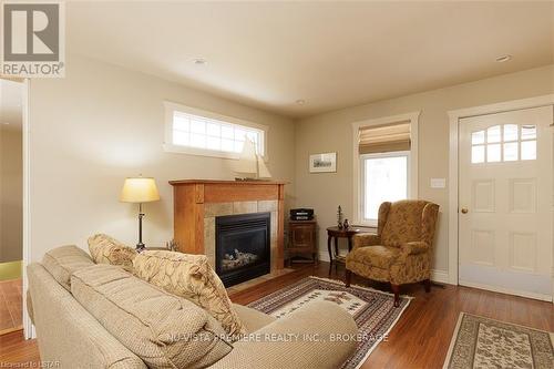 17 Anne Street, Bluewater, ON - Indoor Photo Showing Bedroom