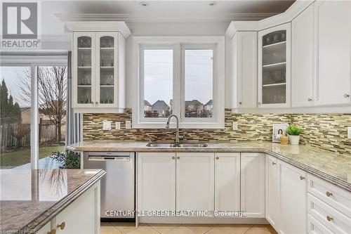 4217 Amaletta Crescent, Burlington, ON - Indoor Photo Showing Kitchen With Double Sink