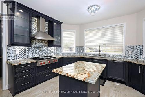 8 Nelly Court, Brampton, ON - Indoor Photo Showing Kitchen With Upgraded Kitchen