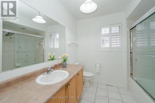 90 Masters Green Crescent, Brampton, ON - Indoor Photo Showing Bathroom