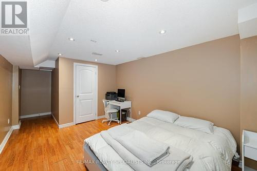 90 Masters Green Crescent, Brampton, ON - Indoor Photo Showing Bedroom