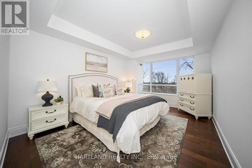 603 - 3500 Lakeshore Road W, Oakville, ON - Indoor Photo Showing Bedroom