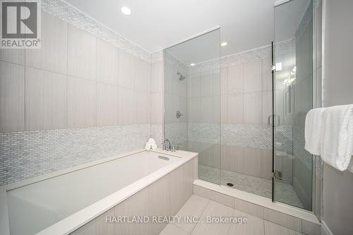 603 - 3500 Lakeshore Road W, Oakville, ON - Indoor Photo Showing Bathroom
