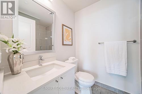 1109 - 65 Watergarden Drive, Mississauga, ON - Indoor Photo Showing Bathroom